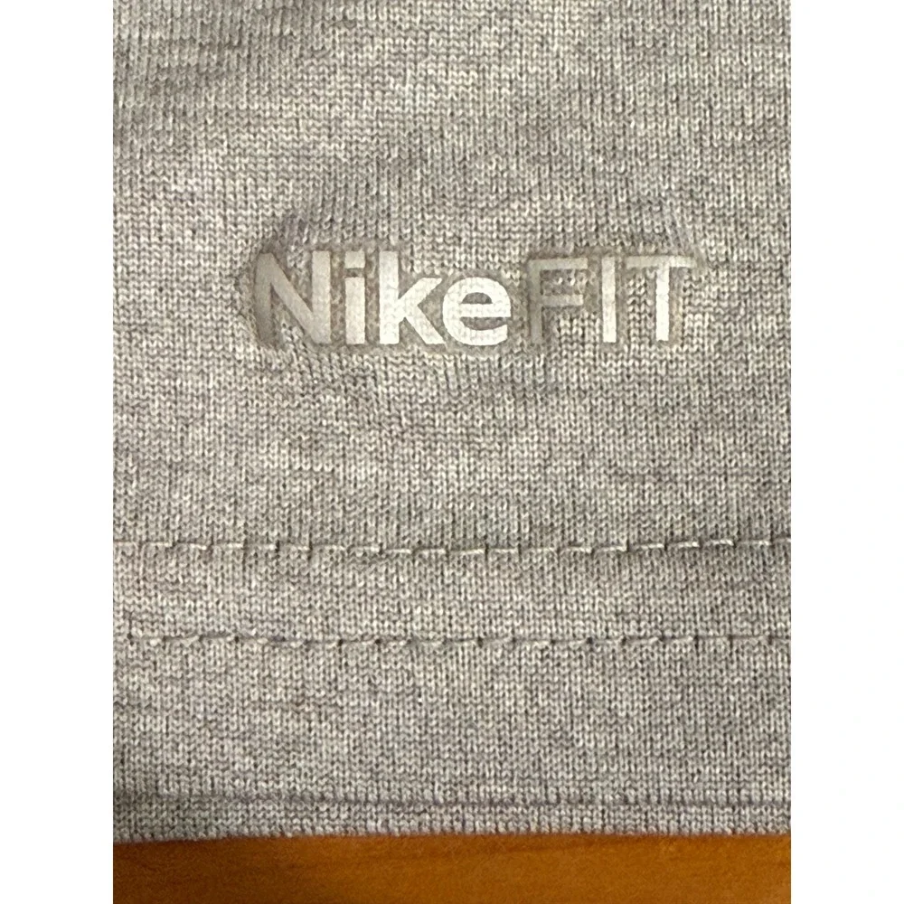 Nike Dri FIT Men Gray‎ Short Sleeve Athletic T Shirt Size S S8JOM
